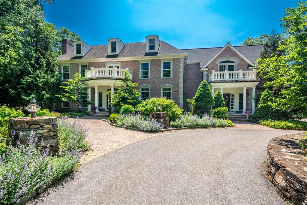 4 Wren Circle in North Reading