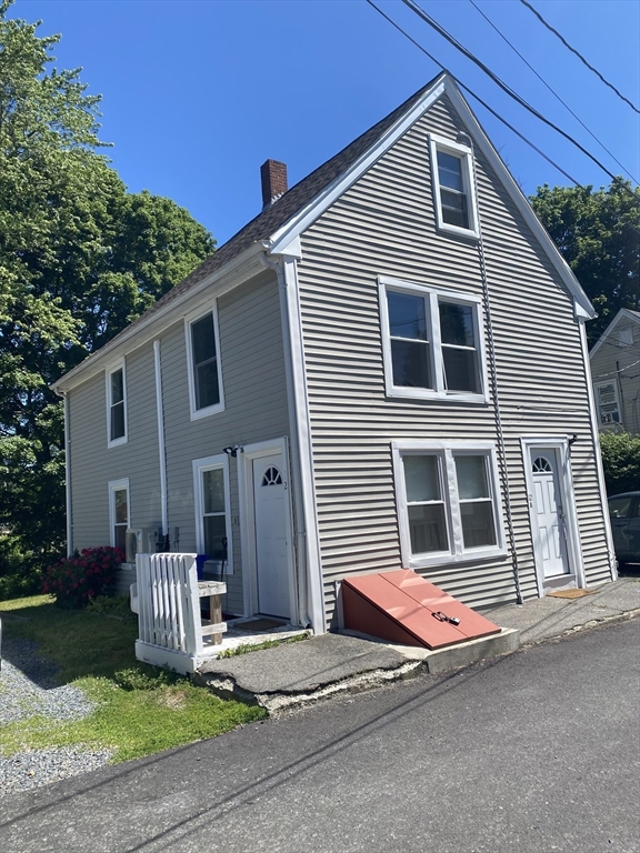 12 Campbell Ct in East Taunton