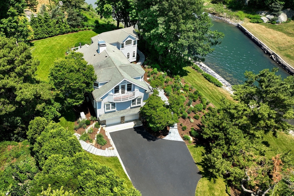 20 Nichols Rd in Cohasset