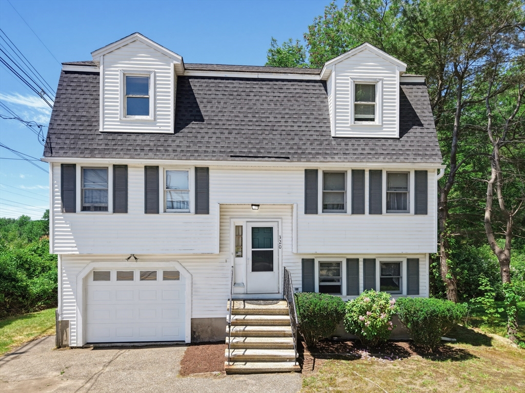 320 North St in Tewksbury