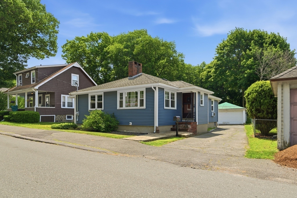 5 Bulfinch Rd in Lynn