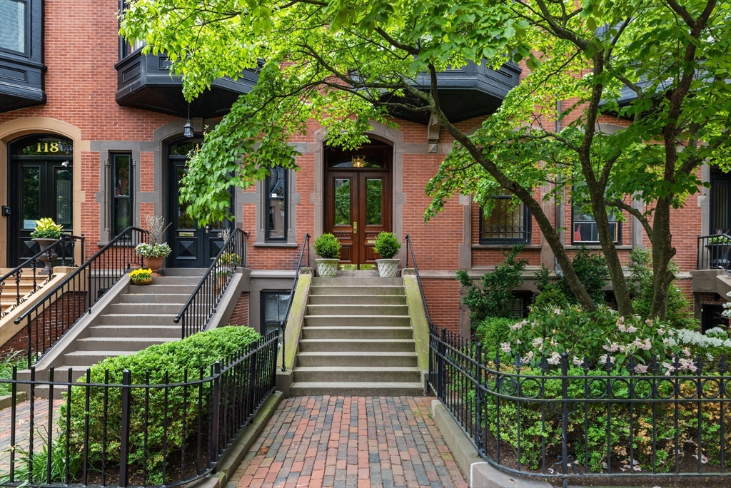 122 Marlborough Street in Boston