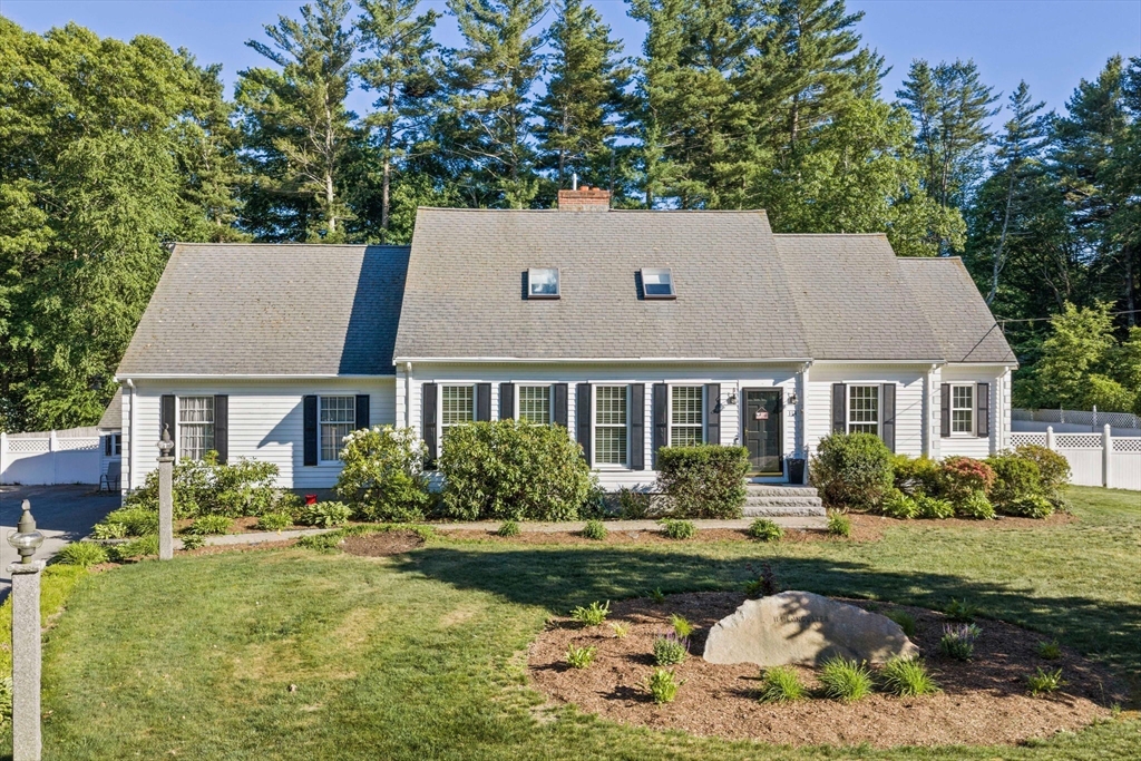114 Longwater Dr in Hanover