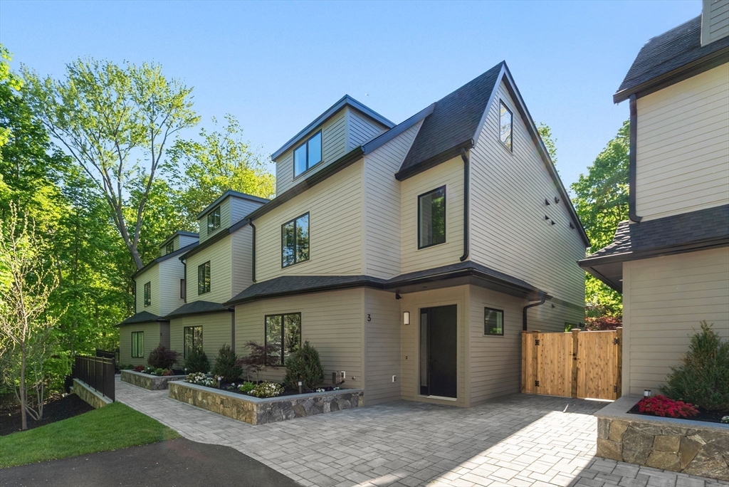 956 Walnut Street #2 in Newton Highlands