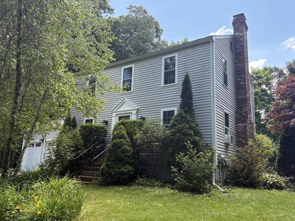 35 Houde St in Marlborough