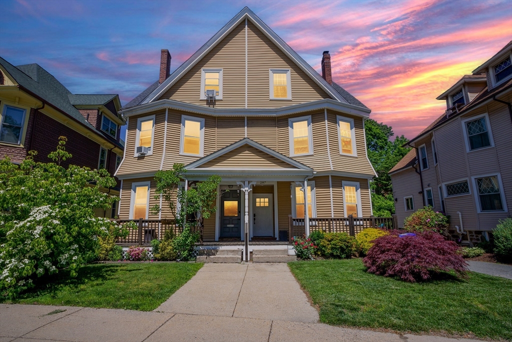 287 Walnut Ave in Roxbury