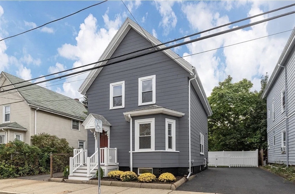 10 Williams Ave in Lynn