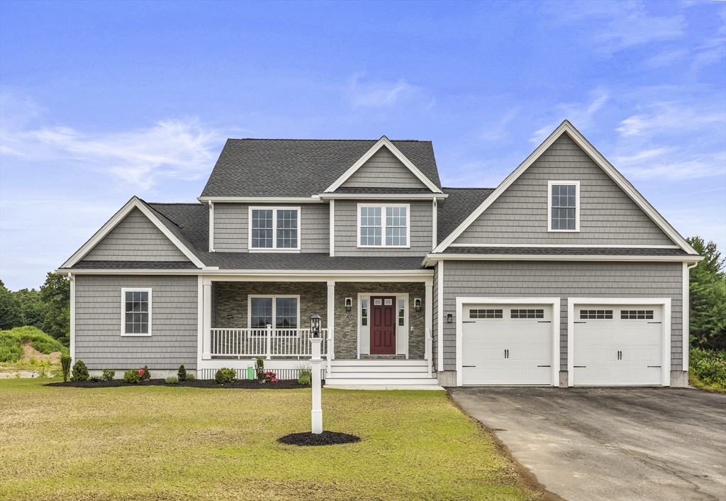 10 April Way in Millis