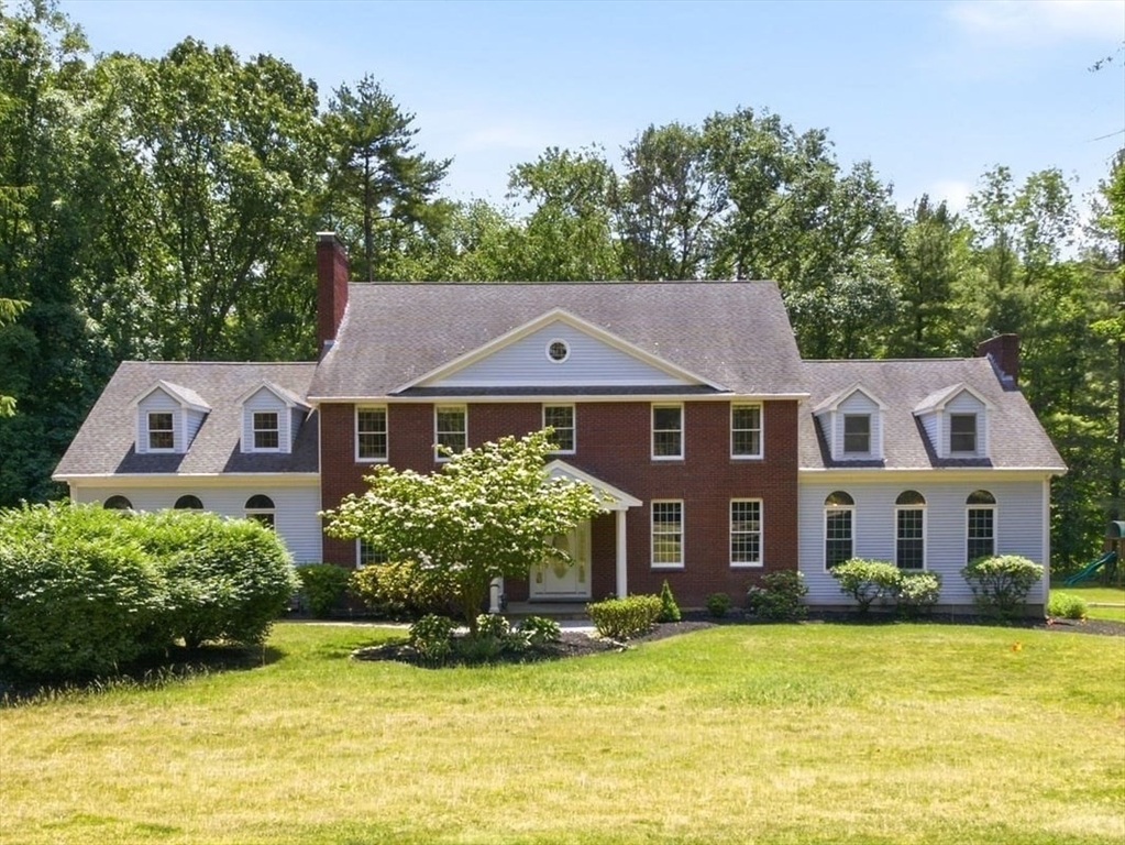 3 Windsor Drive in Foxboro