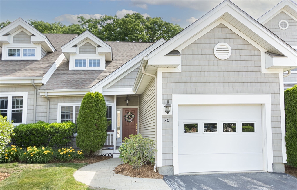 70 Lincoln Ln #70 in North Grafton