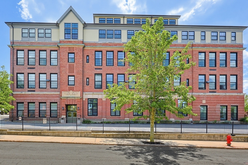 72 Ashland St #408 in Malden