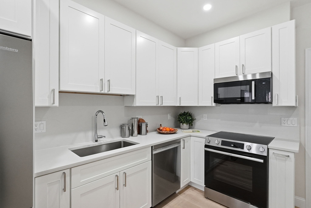 66 Tileston St #101 in Everett