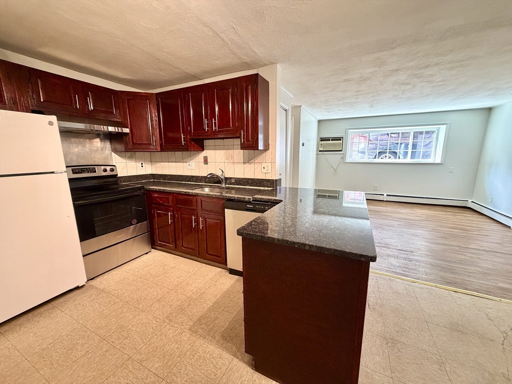 15 Staples Ave #18 in Everett