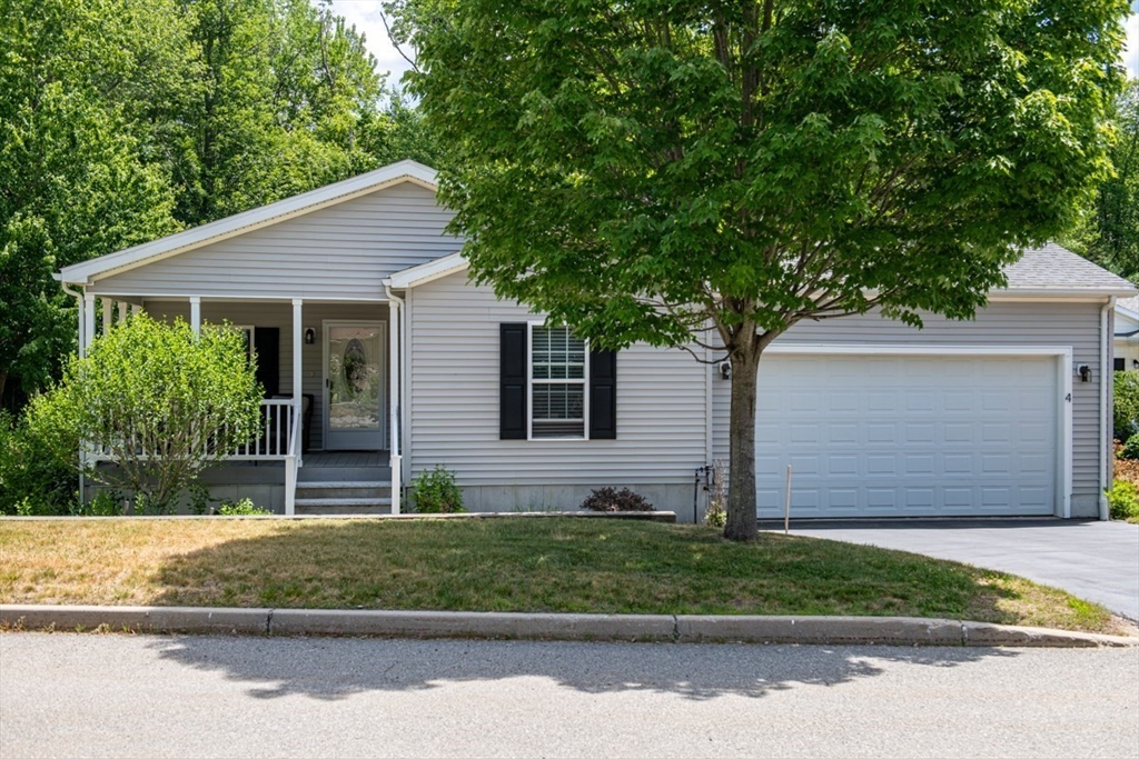 4 LESLIE COURT in Rockland