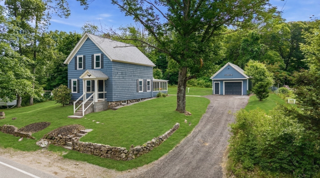286 Blackstone St in Uxbridge