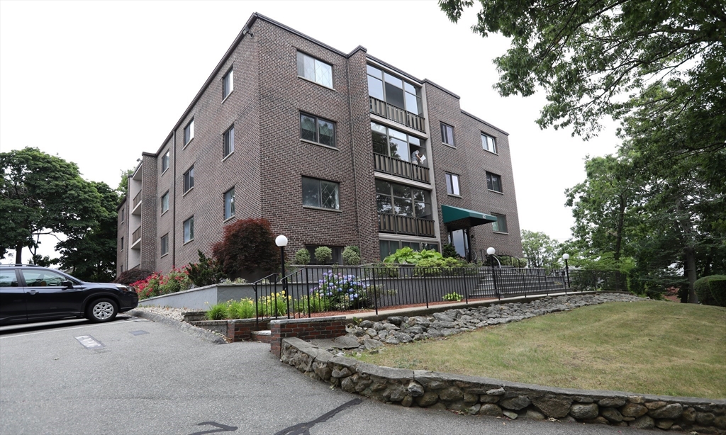 62 South St #15 in Quincy