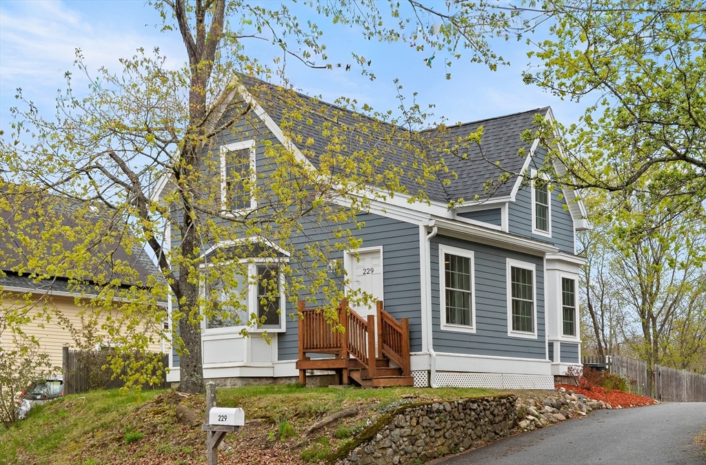 229 Highland St in South Hamilton