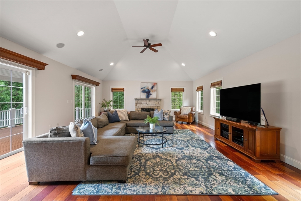 14 Harnden Road in Foxboro