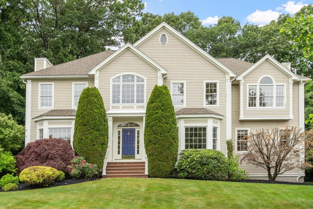 33 Nutmeg Ln in North Andover