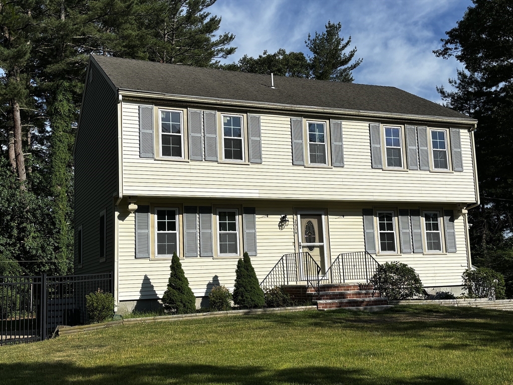 290 Center St #2 in Pembroke