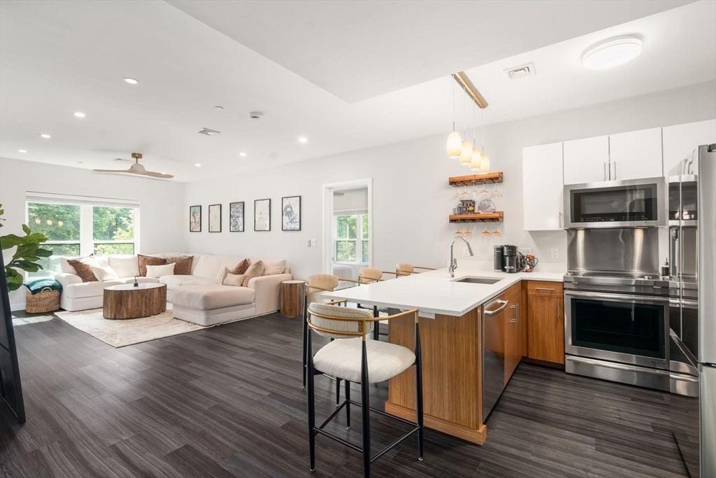 999 Hancock St #313 in Quincy