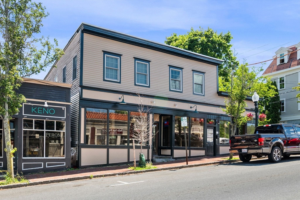 14-16-18 Friend St in Amesbury