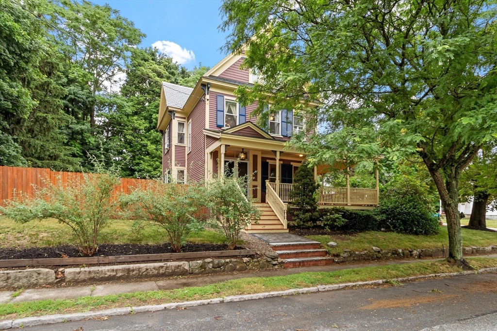 192 Wentworth Ave in Lowell