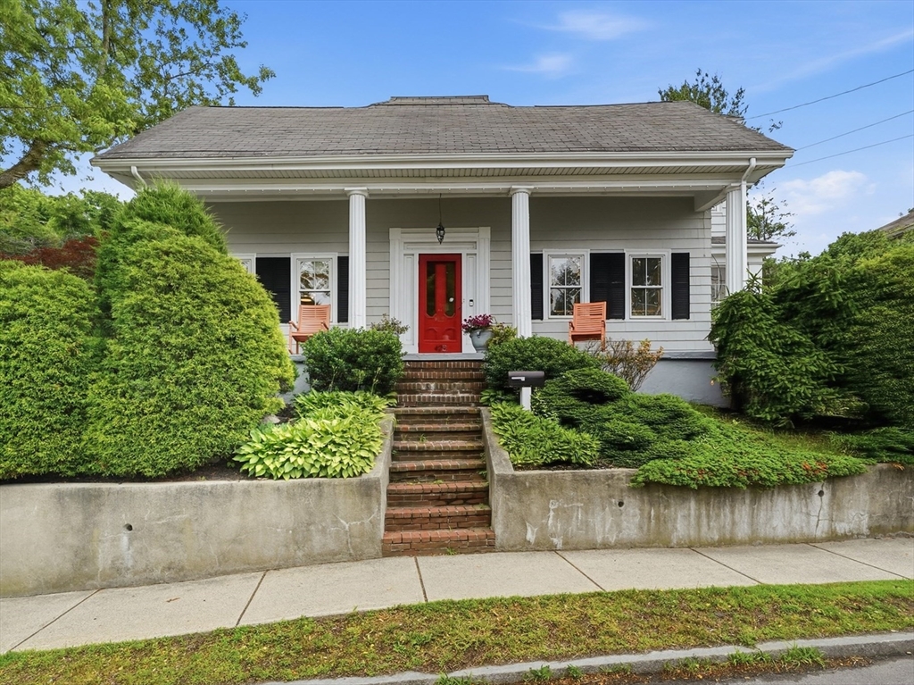 423 Washington St in Winchester
