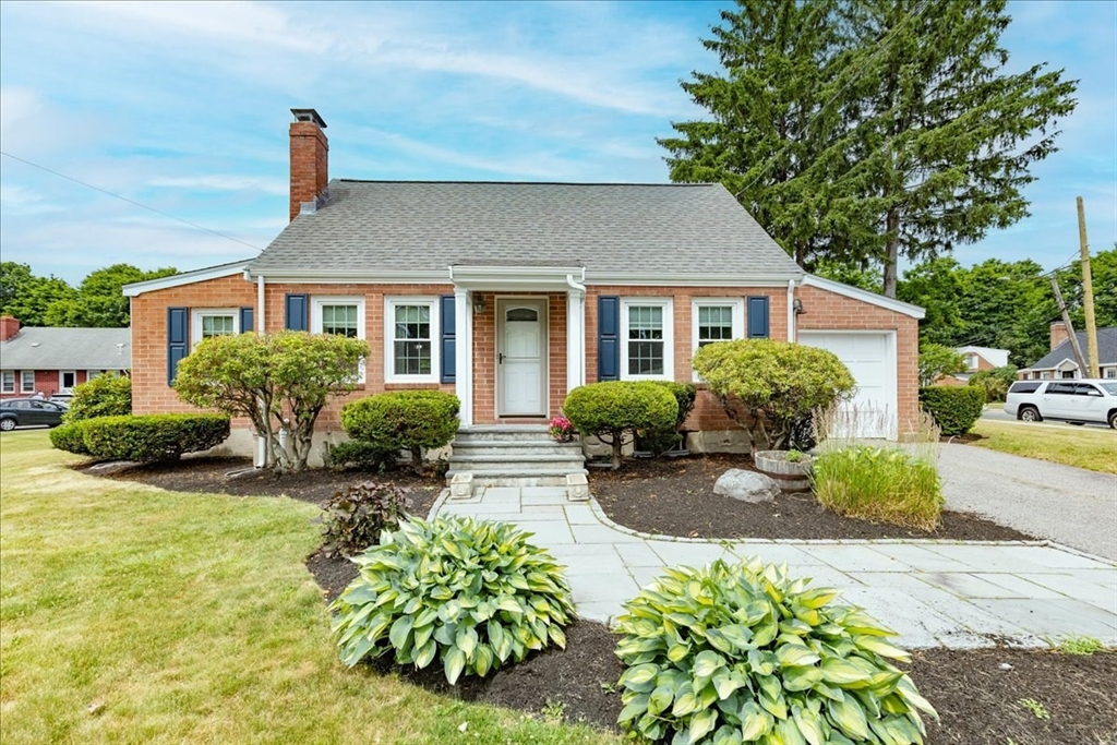 47 Cherry St in West Newton