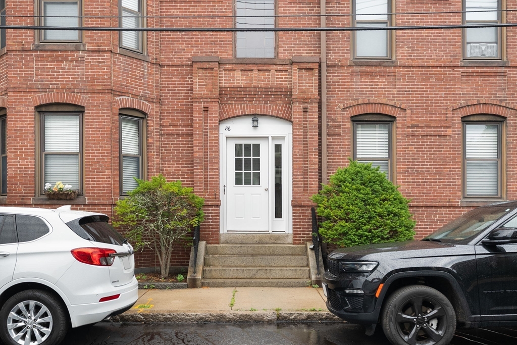 86 Walnut St #3 in Dorchester