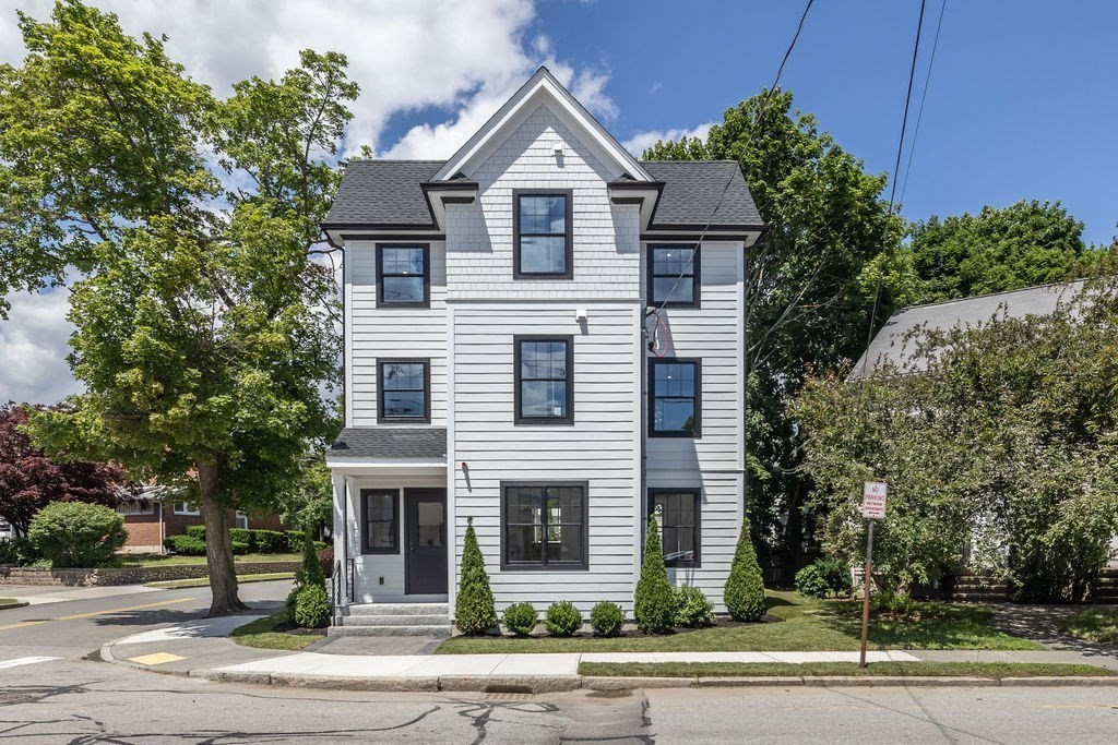 43 Crafts Street in Newton
