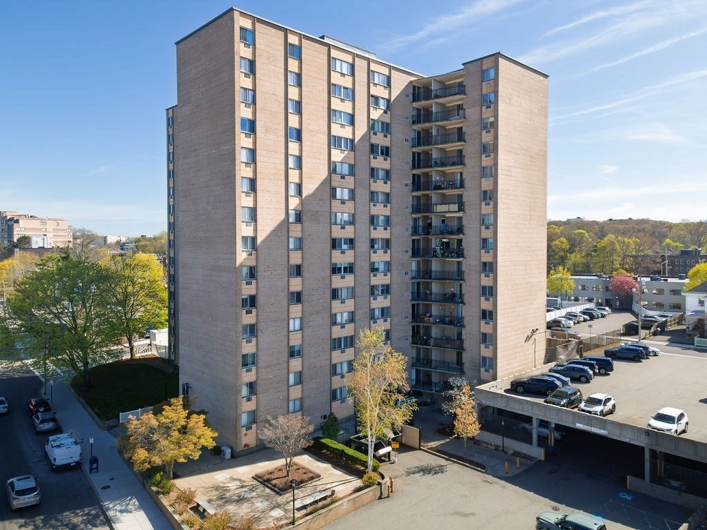 1025 Hancock St #4J in Quincy