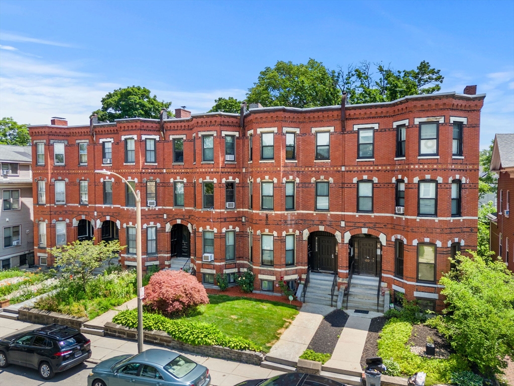 16 Perrin St in Roxbury