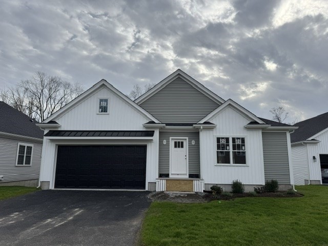 3 Coach Road in South Easton