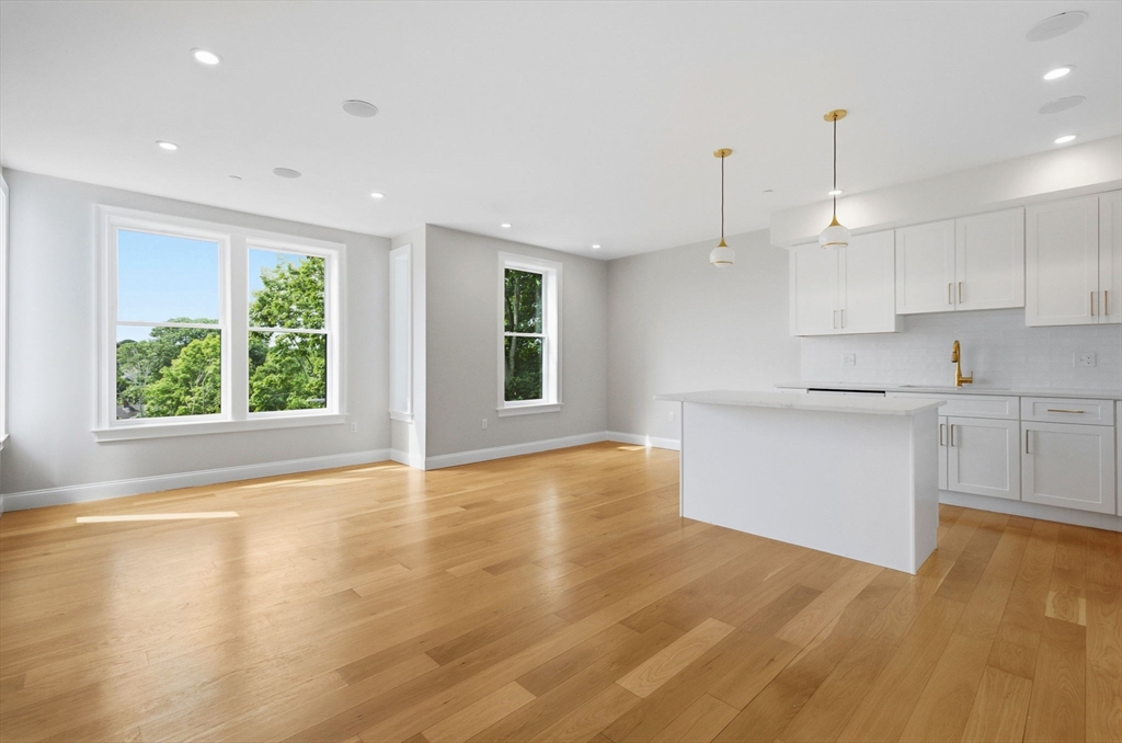 40 Westmoreland St #8 in Dorchester Center