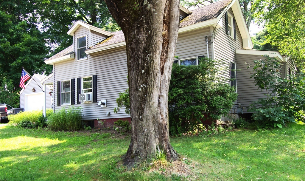 41 Worcester Street in Grafton