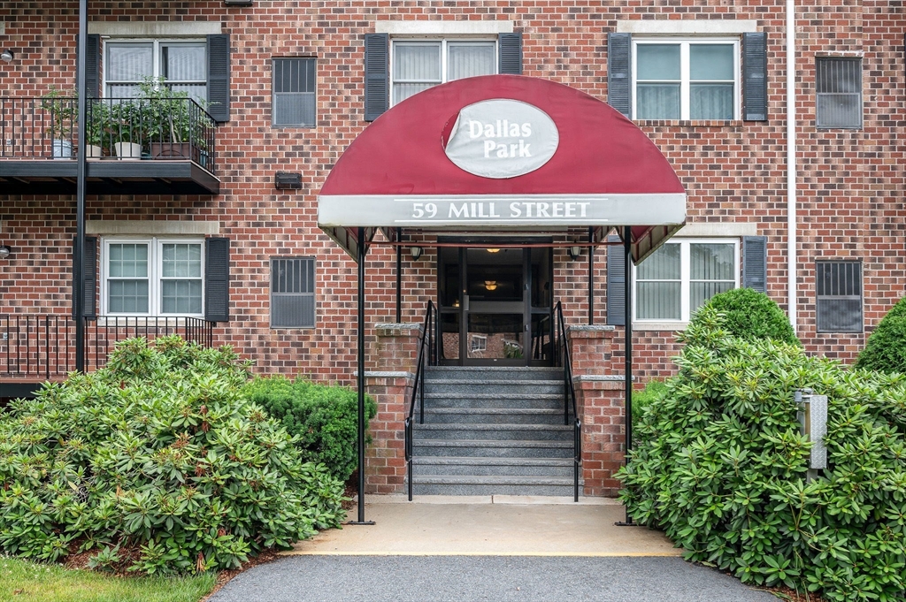 59 Mill St #301 in Dracut