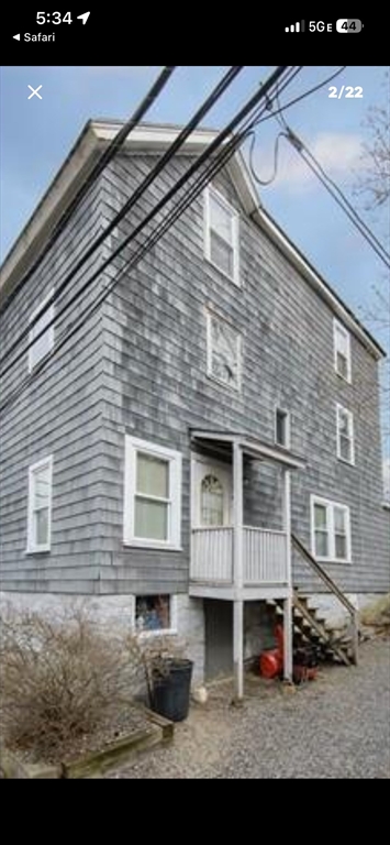 14 Central Ct in Beverly