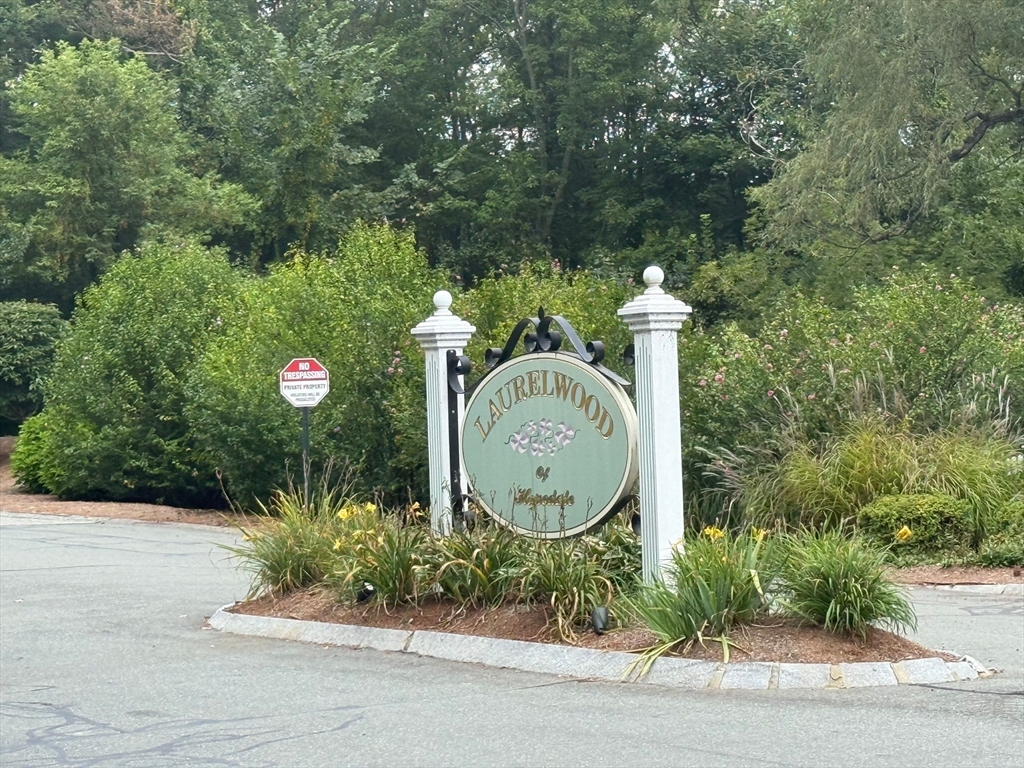 40 Laurelwood Dr #40 in Hopedale