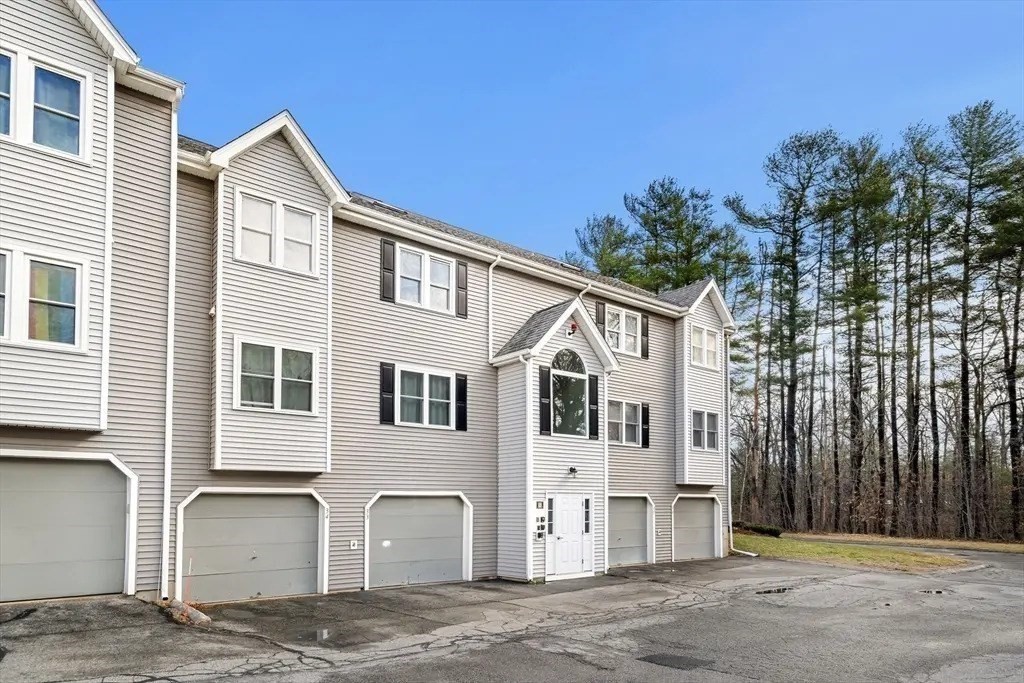 74 Tennis Plaza Rd #31 in Dracut