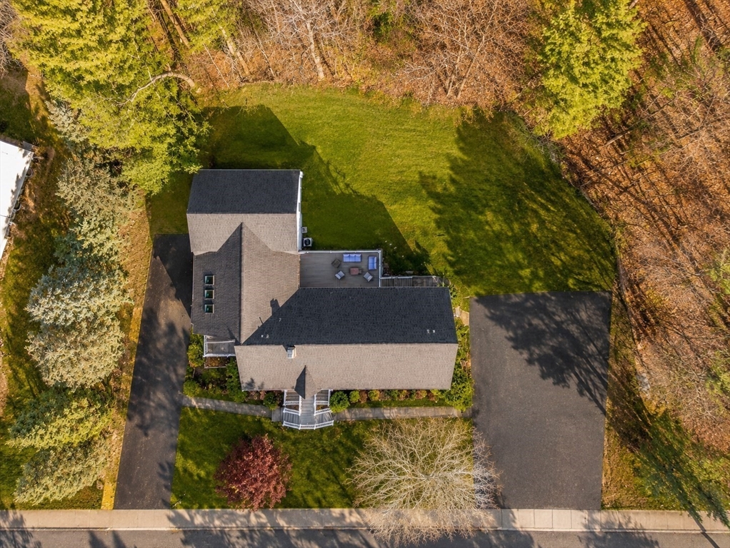5 Flintlocke Rd in Franklin