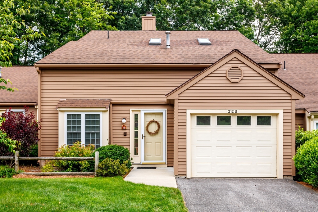 212 Ridgefield Cir #212B in Clinton