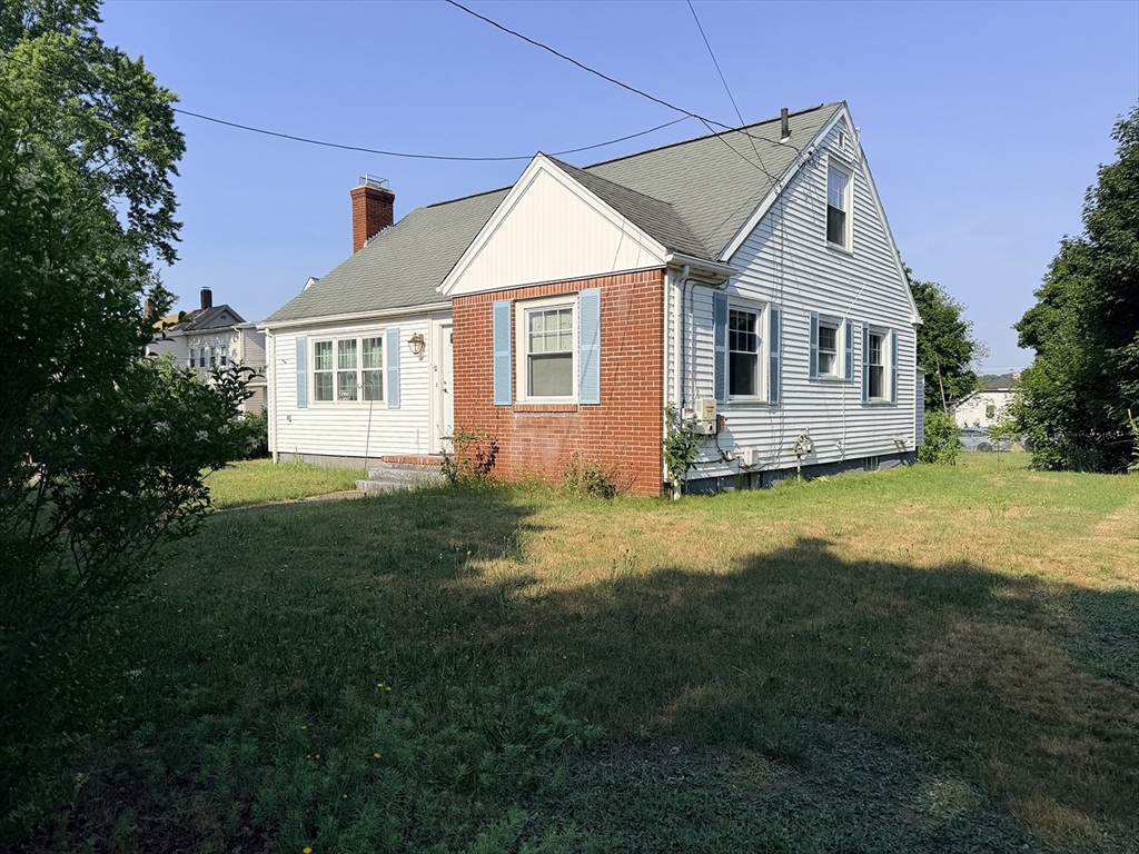 12 Miller St in Blackstone