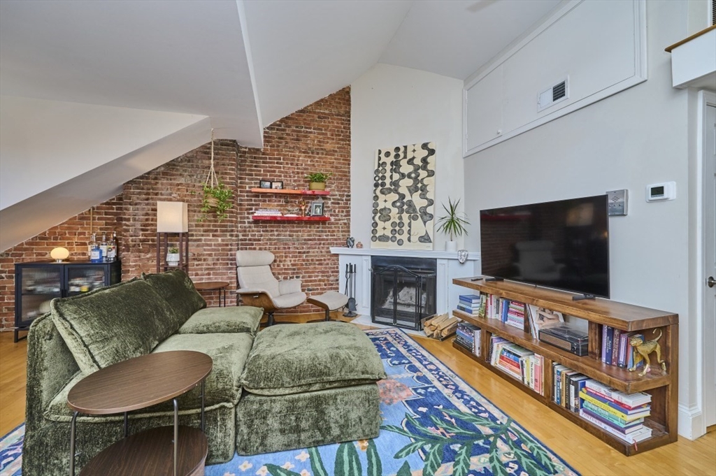 683 Massachusetts Ave. #5 in Boston