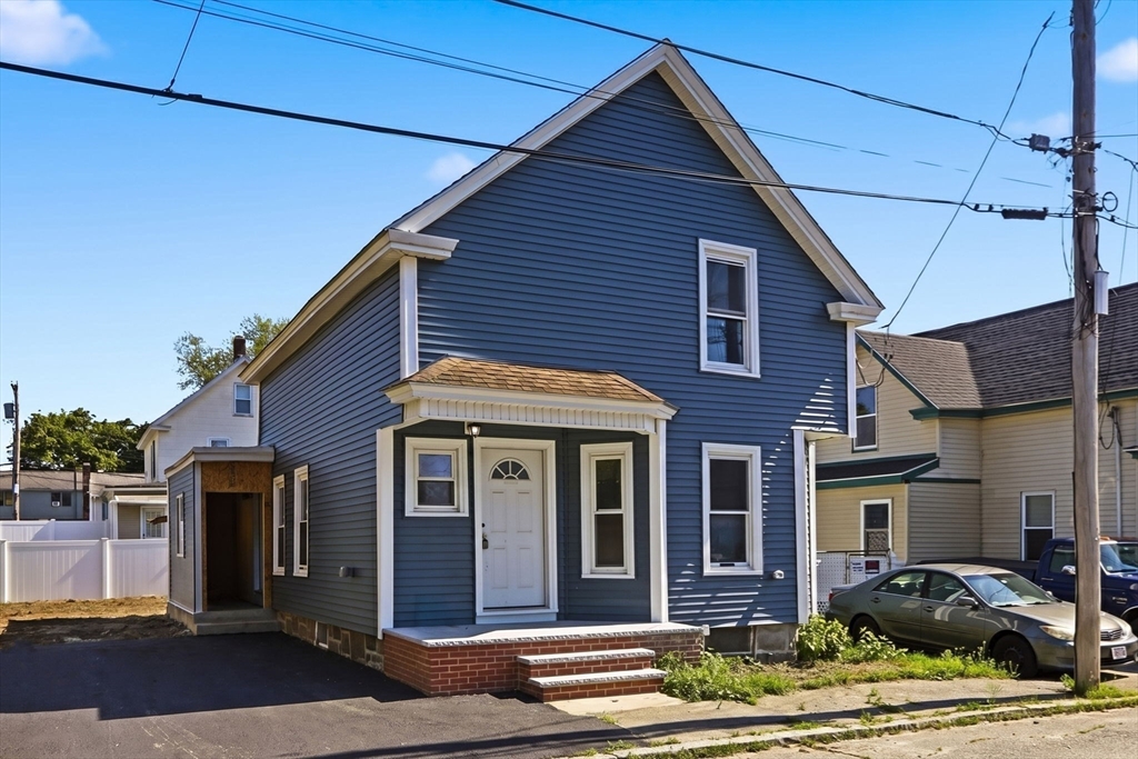 37 Campaw St in Lowell