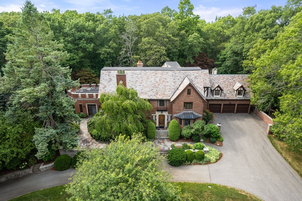43 Monadnock Road in Wellesley Hills