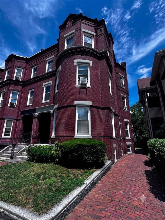 38 Moreland St #1 in Roxbury