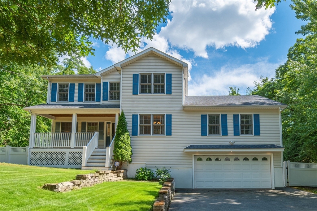 35 Brentwood Rd in Woburn