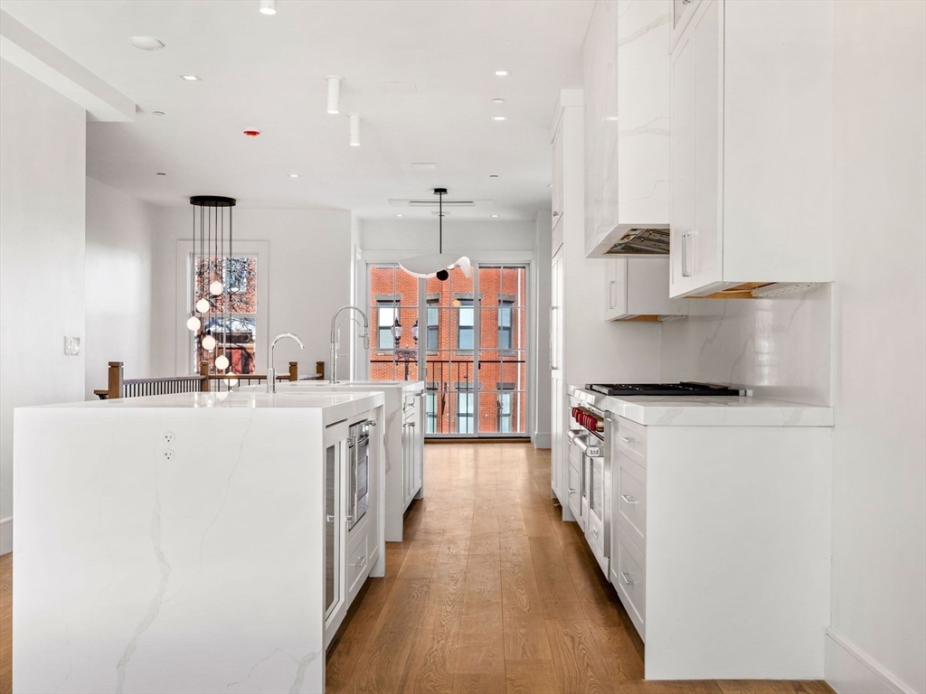561 E BROADWAY #561 in Boston