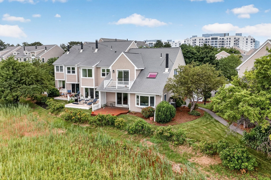 19 Schooner Ln #19 in Quincy